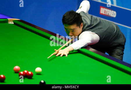 Sheffield, UK . 30th Apr, 2018. Ding Junhui of China competes during the second round match with Anthony McGill of Scotland at the World Snooker Championship 2018 at the Crucible Theatre in Sheffield, UK , Britain on April 30, 2018. Ding Junhui won 13-4. Credit: Han Yan/Xinhua/Alamy Live News Stock Photo