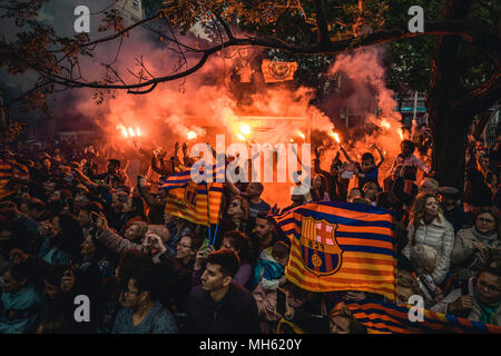 Barcelona, Spain. 30 April, 2018:  Thousands of 'cules' fill the streets to follow the FC Barcelona's open top bus victory parade after winning the LaLiga with their eighth double in the club history Credit: Matthias Oesterle/Alamy Live News Stock Photo