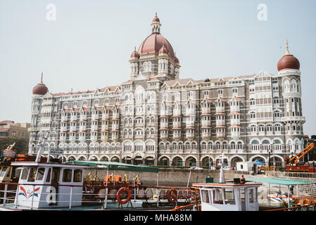 The Taj Mahal Palace overlooking the water in Mumbai, India Stock Photo