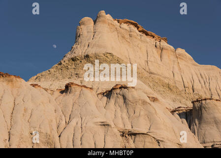 Rock formations and hoodoos in Dinosaur Provincial Park, UNESCO World Heritage Site, Alberta Badlands, Canada Stock Photo