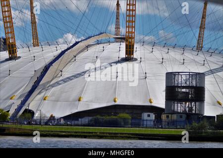 Emirates Cable Car and The MBNA Thames Clipper Stock Photo