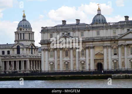 Emirates Cable Car and The MBNA Thames Clipper Stock Photo