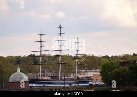 Emirates Cable Car and The MBNA Thames Clipper Stock Photo