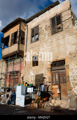Abandoned house near UN buffer zone (Green Line) in North Nicosia / Lefkosa / Lefkosia, Turkish Republic of Northern Cyprus Stock Photo