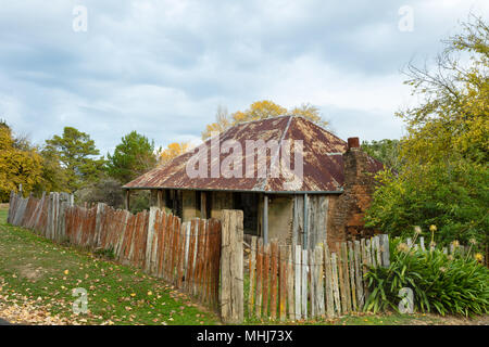 Hill End, New South Wales, Australia. Old miner's cottage in the historic gold mining town of Hill End in the central west of New South Wales. Stock Photo