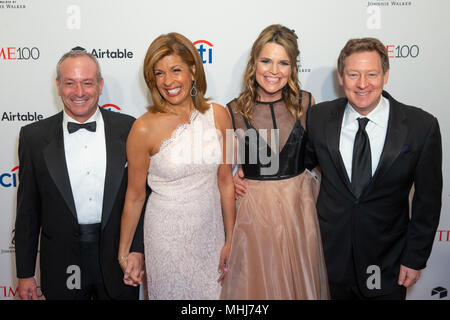 New York, NY - April 24: Joel Schiffman, Hoda Kotb, Savannah Guthrie and Michael Feldman attend 2018 Time 100 Gala at Jazz at Lincoln Center on April  Stock Photo