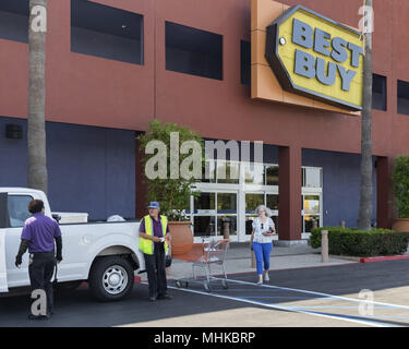 Irvine, California, USA. 26th Sep, 2017. Best Buy is an American multinational consumer electronics corporation headquartered in Richfield, Minnesota, a Minneapolis suburb. Internationally, it also operates in Canada and Mexico. Credit: Alexey Bychkov/ZUMA Wire/Alamy Live News Stock Photo