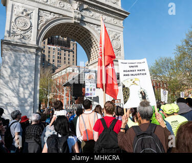 New York City, USA. 1st May 2018. Protesters seen during May Day demonstration. Union members, activists and protesters protest on May Day at Washington Square Park in New York City. May Day or Labor Day is celebrated around the world to support worker right. Credit: SOPA Images Limited/Alamy Live News Stock Photo