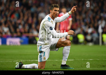 Madrid, Spain. 01st May, 2018. Cristiano Ronaldo (Real Madrid), Action,  Single Action, Single Image, Cut Out, Full Body, Whole Figure. Football  Champions League, semi-finals, Real Madrid-FC Bayern Munich 2-2. on 01.05. 2018, ESTADIOSANTIAGOBERNAB