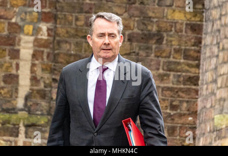 Londo, 2nd May 2018 Dr Liam Fox, International Trade Secretary arrives in Downing Street for a BREXIT cabinet, Credi Ian Davidsin/Alamy Live News Stock Photo