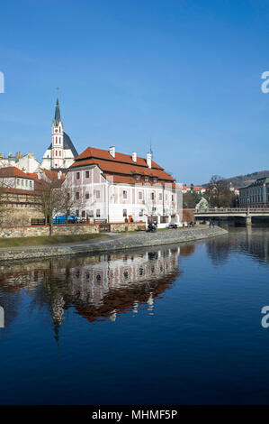 The Vltava river flowing by the centre of the historic town of Cesky Krumlov. The Vltava is the longest river within the Czech Republic, running south Stock Photo