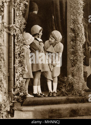 Princess Elizabeth (on right) (later Queen Elizabeth II 1926-) and Princess Margaret (1930-2002) with their cousin Margaret Elphinstone (later Margaret Rhodes 1925-2016) at the Braemar Highland Games held at the Princess Royal Park, Braemar.     Date: 1934 Stock Photo