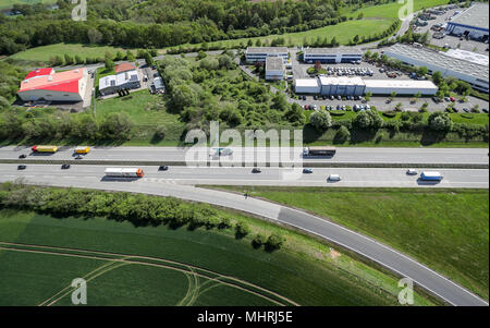 Grimma, Deutschland. 26th Apr, 2018. 26.04.2018 Saxony, Grimma: Various businesses have settled on the highway 14. Credit: Jan Woitas/dpa-Zentralbild/ZB | usage worldwide/dpa/Alamy Live News Stock Photo
