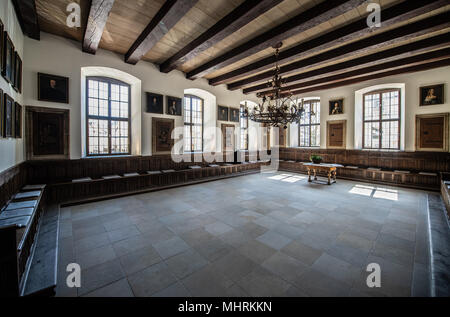 19 April 2018, Germany, Osnabrueck: The Friedenssaal (lit. peace hall) in the historical city hall of Osnabrueck. Photo: Guido Kirchner/dpa Stock Photo