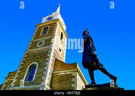 The memorial statue of pocahontas in St Georges churchyard, Gravesend Kent Stock Photo