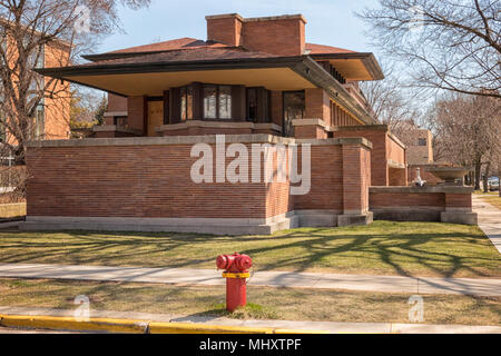 CHICAGO, IL -APRIL 08,2018- Frederick C. Robie House, designed by American architect Frank Lloyd Wright and built in 1910 Stock Photo