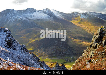 View of Nantlle Ridge from summit of Mynydd Mawr near Rhyd Du, Snowdonia Stock Photo