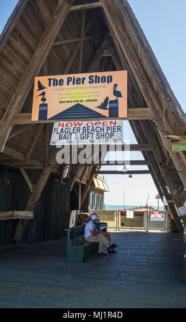 Entrance to Flagler Beach Municipal pier and bait shop, Florida USA Stock Photo