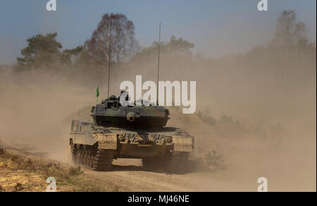 19 April 2018, Germany, Munster: A Leopard 2 A7 tank at the Munster military training area. Photo: Philipp Schulze/dpa Stock Photo