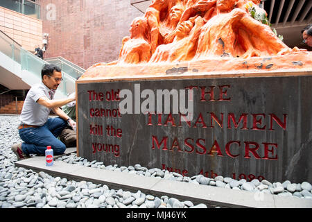 Hong Kong, Hong Kong SAR, China. 4th May, 2018. HONG KONG, CHINA - MAY 04, 2018: Annual cleaning of Danish artist Jens Galschiot's ''Pillar of Shame'' at Hong Kong University Pok Fu Lam Hong Kong. The sculpture is a memorial to the 1989 Tiananmen Square massacre and is cleaned by members of the Hong Kong Alliance in Support of Patriotic Democratic Movements in China political party annually one month before the June 4th anniversary. 2018 is the 29th anniversary of the incident. Credit: Jayne Russell/ZUMA Wire/Alamy Live News Stock Photo