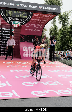 Jerusalem, Israel. 4th May, 2018. The 101st edition of Giro d'Italia, the Corsa Rosa, begins today in Jerusalem, history being made with the first ever Grand Tour start outside of Europe. Competing riders set out for the 9.7Km Jerusalem Individual Time Trial Stage 1. Stock Photo