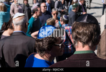 04 May 2018, Germany, Hanover: Participants of the Kippah Walk which is demonstrating solidarity with Jewish citizens walking through Hanover wearing kippahs. Photo: Peter Steffen/dpa Stock Photo