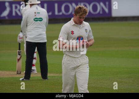 Chester le Street, England, 4 May 2018. Barry McCarthy, Durham bowler, returning to his mark against Leicestershire in the Specsavers County Championship at Emirates Riverside. Credit: Colin Edwards/Alamy Live News. Stock Photo