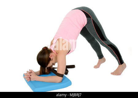 Marjariasana or Cat stretch | Cat stretching, Yoga asanas, Yoga poses