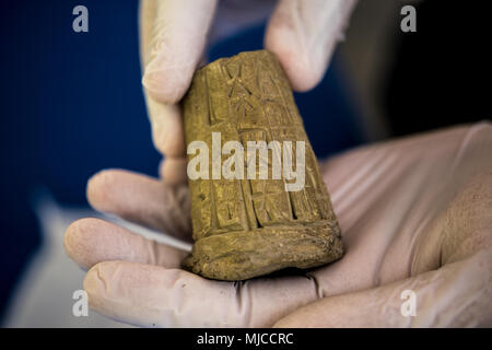 Samples of ancient cuneiform Stock Photo - Alamy