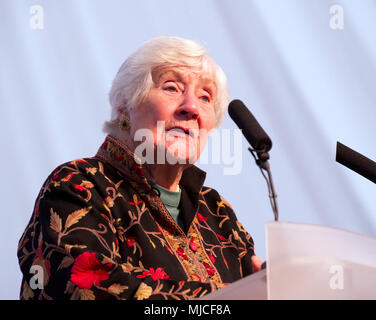 Shirley Williams, the politician who was labour, SDP and then libdem,talks at Oxford Arts festival Stock Photo