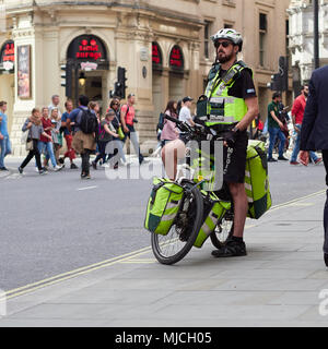 NHS London Ambulance Paramedic on a bicycle in London, UK. 2018. Stock Photo