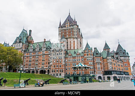 Terrasse Dufferin with fortress and Château Frontenac of Québec City Stock Photo