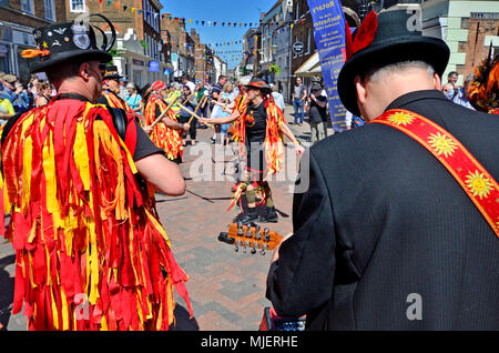 Rochester, Kent, UK. 5th May 2018. Perfect weather for the first day of the annual Rochester Sweeps Festival, taking place over all three days of the Bank Holiday weekend, celebrating the traditional holiday that chimney sweeps used to enjoy on May Day. A lot more Morris dancers than sweeps in evidence these days. Credit: PjrFoto/Alamy Live News Stock Photo
