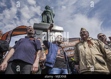 Moscow, Moscow, Russia. 5th May, 2018. Demonstration of Putin supporters in Pushkin square, Moscow. Credit: Celestino Arce/ZUMA Wire/Alamy Live News Stock Photo