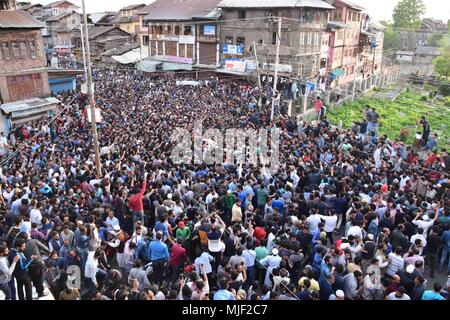 Srinagar, Jammu & Kashmir, India, May 5, 2018.  (EDITORS NOTE: Image depicts death.).People carrying body of militant Fayaz Ahmed Hamal at his residence Khankah Area of Srinagar Summer Capital Of Indian Kashmir on Saturday for burial.Multiple Funeral processions held in srinagar summer capital of Indian Kashmir on Saturday of Fayaz Ahmed Hamal a LeT (Lashkar-e-Taiba) Militant and a Civilian Adil Ahmed Yatoo who were killed by armoured vehicle on Saturday during clashes near Encounter site. Credit: ZUMA Press, Inc./Alamy Live News Stock Photo