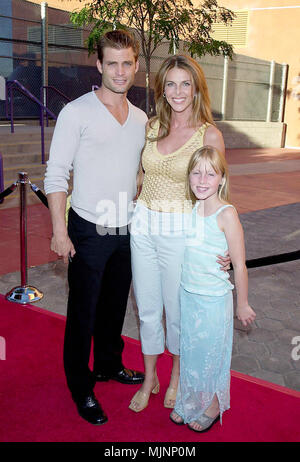 19 Jul 2000, Los Angeles, California, USA --- Casper Van Dien and wife Catherine Oxenberg with their daughter at the NBC Press Tour Party at 'Jillian's Hi-Life Lanes' at the Universal City Walk. 7/19/00-Universal City, CA --- ' Tsuni / Bourquard 'Casper Van Dien and wife Catherine Oxenberg Casper Van Dien and wife Catherine Oxenberg Casper Van Dien and wife Catherine Oxenberg Event in Hollywood Life - California,  Red Carpet Event, Vertical, USA, Film Industry, Celebrities,  Photography, Bestof, Arts Culture and Entertainment, Topix  Celebrities fashion /  from the Red Carpet-1994-2000, one pe Stock Photo