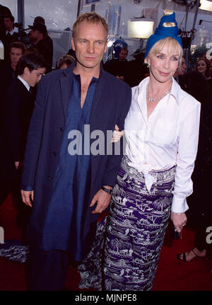 23 Feb 2000, Los Angeles, California, USA --- Sting walked away from the Grammy Awards in 2000 with two awards, best male pop vocal, and best pop album. --- ' Tsuni / Bourquard 'Sting and Trudie Styler Sting and Trudie Styler Sting and Trudie Styler Event in Hollywood Life - California,  Red Carpet Event, Vertical, USA, Film Industry, Celebrities,  Photography, Bestof, Arts Culture and Entertainment, Topix  Celebrities fashion /  from the Red Carpet-1994-2000, one person, Vertical, Best of, Hollywood Life, Event in Hollywood Life - California,  Red Carpet and backstage, USA, Film Industry, Cel Stock Photo