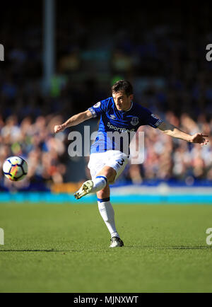 Everton's Leighton Baines during the Premier League match at Goodison Park, Liverpool. PRESS ASSOCIATION Photo. Picture date: Saturday May 5, 2018. See PA story SOCCER Everton. Photo credit should read: Peter Byrne/PA Wire. RESTRICTIONS: EDITORIAL USE ONLY No use with unauthorised audio, video, data, fixture lists, club/league logos or "live" services. Online in-match use limited to 75 images, no video emulation. No use in betting, games or single club/league/player publications. Stock Photo
