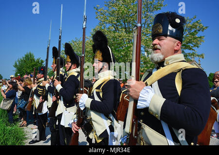 Cadoneghe, Padua, Italy, May 6th, 2018. Some hundreds people attend to the historical pageant on the banks of the River Brenta. Same people are dressed up with late-18th century costumes of the 'Serenissima' Republic of Venice. The performance is organized to awaken  public opinion on the condition of the River Brenta, which was once upon a time the main water-way that connected Venice to Padua. Credit: Ferdinando Piezzi/Alamy Live News Stock Photo