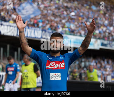 Naples, Campania, Italy. 6th May, 2018. Lorenzo Insigne of SSC Napoli greet the fans after the match between SSC Napoli and Torino at San Paolo Stadium. Credit: Ernesto Vicinanza/SOPA Images/ZUMA Wire/Alamy Live News Stock Photo
