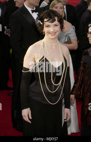 Juliette Binoche, nominated for best actress in a leading role for 'Chocolat, arrives for the 73rd Annual Academy Awards at the Shrine Auditorium in Los Angeles, Sun. March 25, 2001.           -            BinocheJuliette01.jpgBinocheJuliette01  Event in Hollywood Life - California,  Red Carpet Event, Vertical, USA, Film Industry, Celebrities,  Photography, Bestof, Arts Culture and Entertainment, Topix Celebrities fashion /  from the Red Carpet-, one person, Vertical, Best of, Hollywood Life, Event in Hollywood Life - California,  Red Carpet and backstage, USA, Film Industry, Celebrities,  mov Stock Photo