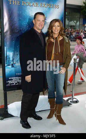 Tom Hanks and wife Rita Wilson arriving at the Polar Express Premiere at The Grauman Chinese Theatre in Los Angeles. 11/07/2004.           -            26-HanksTom WilsonRita.JPG           -              26-HanksTom WilsonRita.JPG26-HanksTom WilsonRita  Event in Hollywood Life - California,  Red Carpet Event, Vertical, USA, Film Industry, Celebrities,  Photography, Bestof, Arts Culture and Entertainment, Topix Celebrities fashion /  from the Red Carpet-, Vertical, Best of, Hollywood Life, Event in Hollywood Life - California,  Red Carpet , USA, Film Industry, Celebrities,  movie celebrities, T Stock Photo