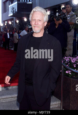 Bruce Davison arriving at the premiere of ' Crazy/Beautiful'   at the Avco Theatre in Los Angeles.  © Tsuni          -            DavisonBruce02.jpgDavisonBruce02  Event in Hollywood Life - California,  Red Carpet Event, Vertical, USA, Film Industry, Celebrities,  Photography, Bestof, Arts Culture and Entertainment, Topix Celebrities fashion /  from the Red Carpet-, one person, Vertical, Best of, Hollywood Life, Event in Hollywood Life - California,  Red Carpet and backstage, USA, Film Industry, Celebrities,  movie celebrities, TV celebrities, Music celebrities, Photography, Bestof, Arts Cultu Stock Photo