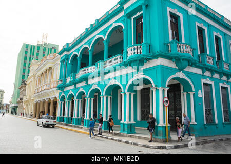 Santa Clara, Cuba - 10 dicembre 2017:  arcades of a neoclassical building in Santa Clara (Cuba) Stock Photo