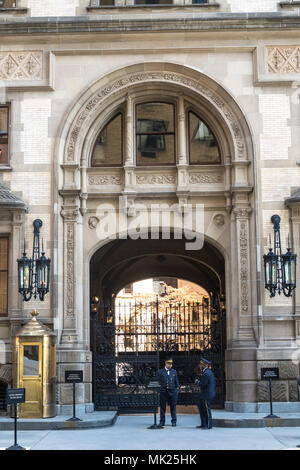 The Dakota Co-op Apartment House, Central Park West, NYC Stock Photo