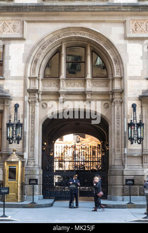 The Dakota Co-op Apartment House, Central Park West, NYC Stock Photo