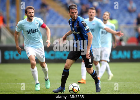 Rome, Italy. 06th May, 2018. 06.05.2018. Stadio Olimpico, Rome, Italy. Serie A. SS Lazio vs Atalanta .Cristante in action during the Serie A football match Lazio vs Atalanta at Stadio Olimpico in Rome. Credit: Independent Photo Agency/Alamy Live News Stock Photo