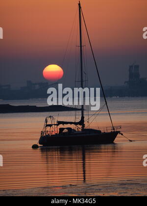 Queenborough, Kent, UK. 6th May, 2018. UK Weather: sunset in Queenborough, Kent. Credit: James Bell/Alamy Live News Stock Photo