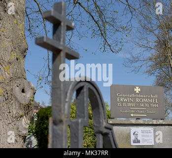 18 April 2018, Germany, Herrlingen: A sign leads the way to Erwin Rommel's grave at the cemetery. The former Field Marshal in the Wehrmacht Rommel spent his last years in Herrlingen. Photo: Stefan Puchner/dpa Stock Photo