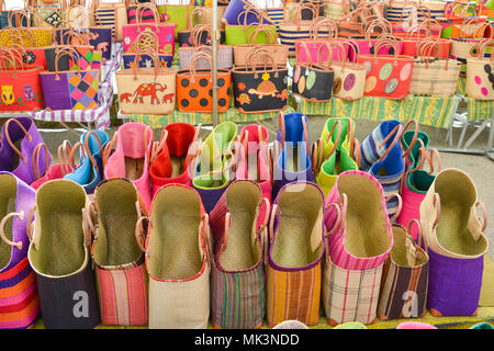 Straw market online bags